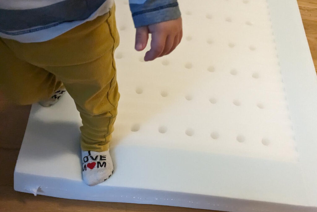 Umlaufende Trittkante bei Kindermatratzen